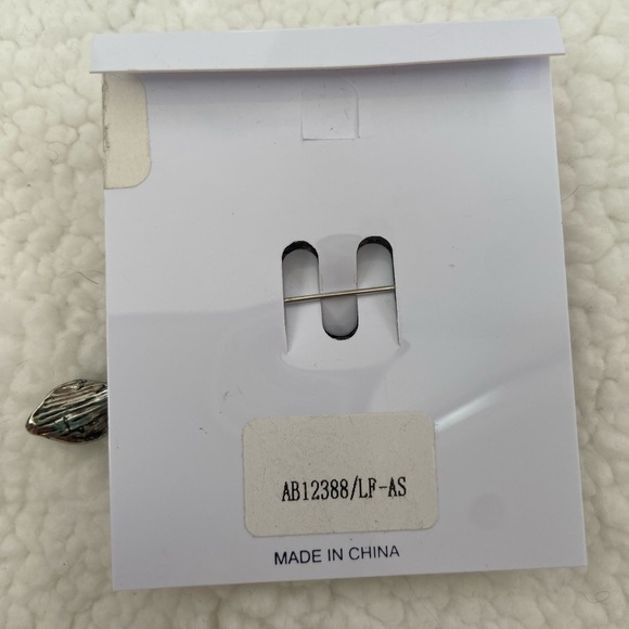 Chameleon rhinestone brooch - Picture 3 of 4